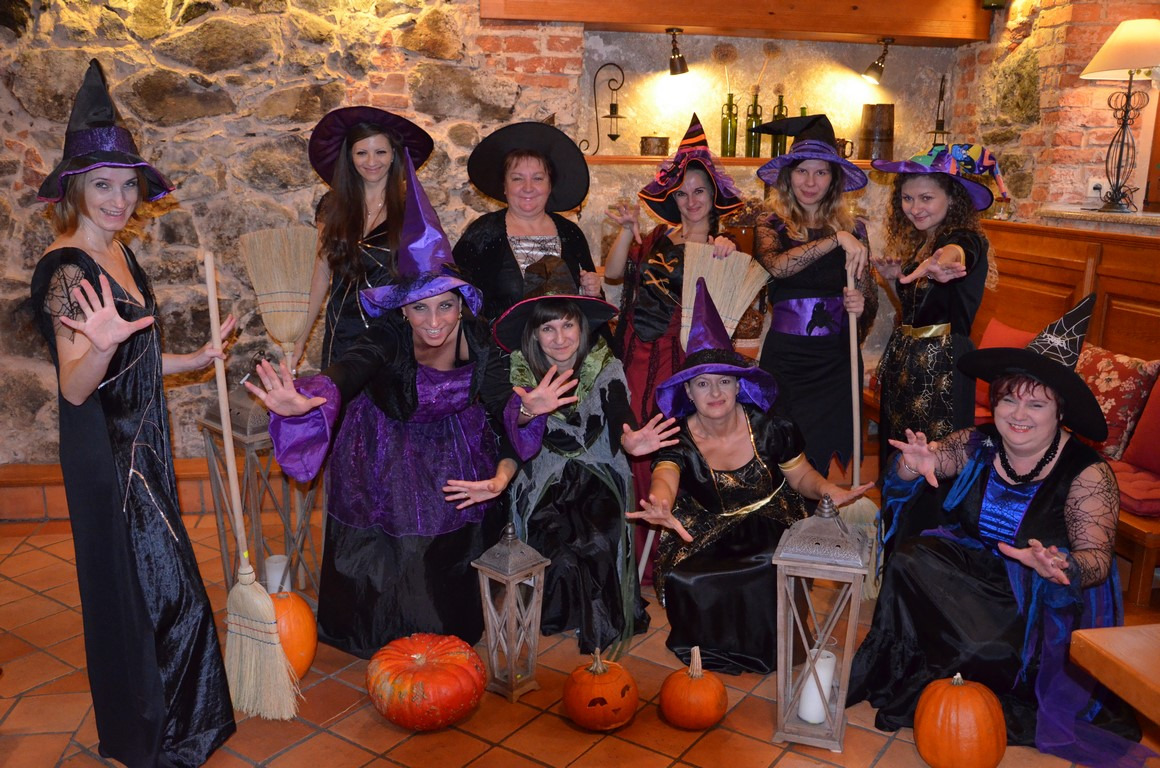 kadra w strojach wróżek