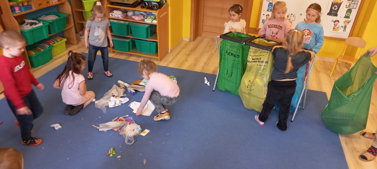 uczymy się segregować śmieci